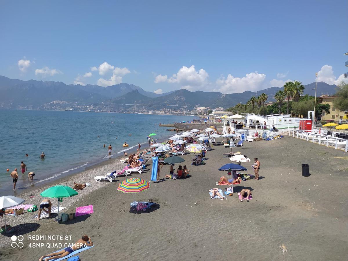 Holiday Home Casa Vacanze 萨莱诺 外观 照片