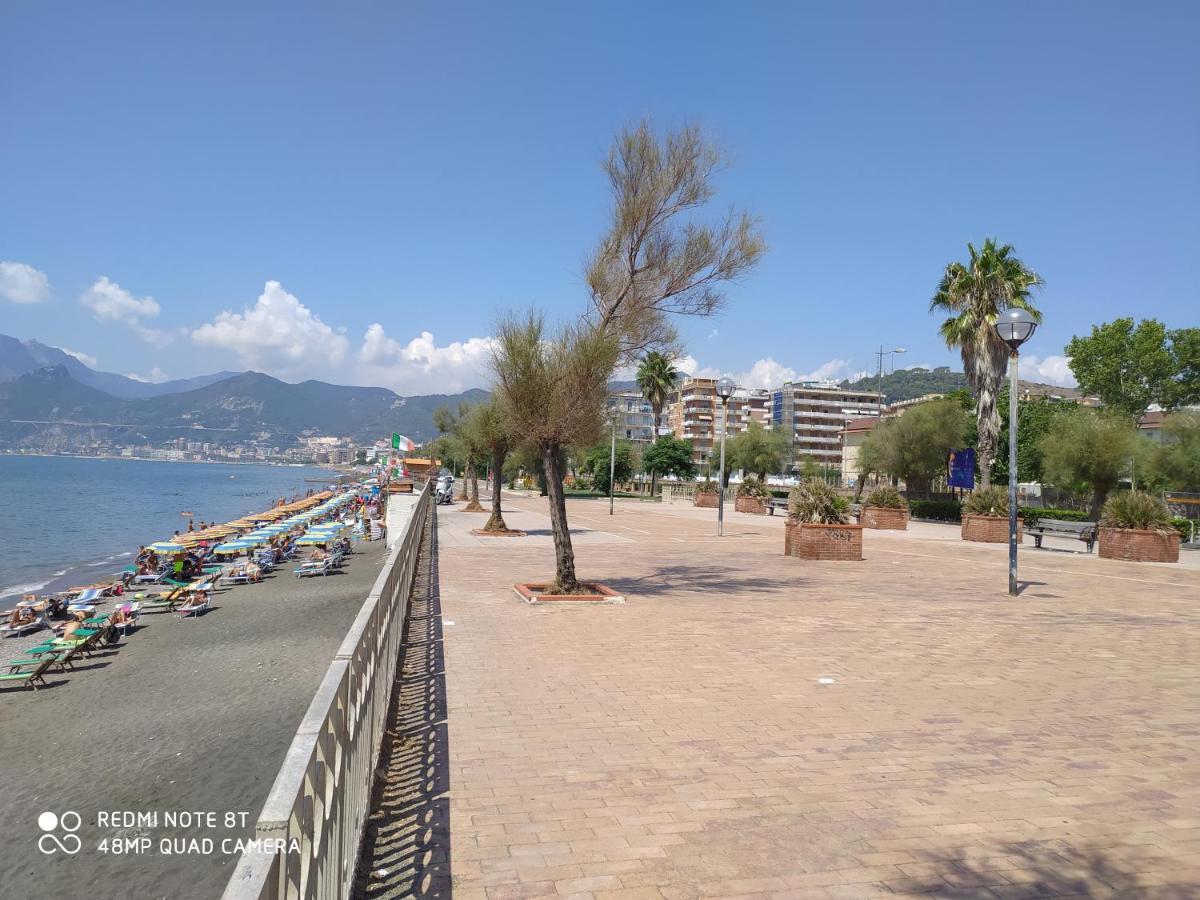 Holiday Home Casa Vacanze 萨莱诺 外观 照片