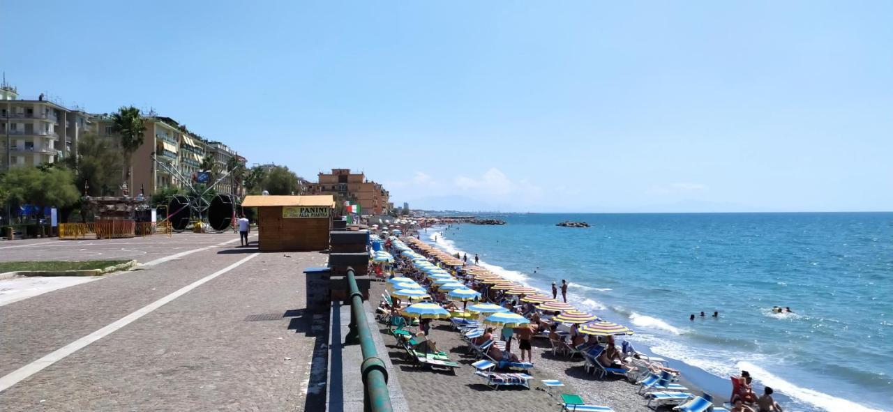 Holiday Home Casa Vacanze 萨莱诺 外观 照片