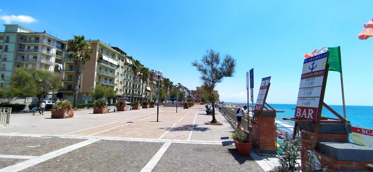 Holiday Home Casa Vacanze 萨莱诺 外观 照片